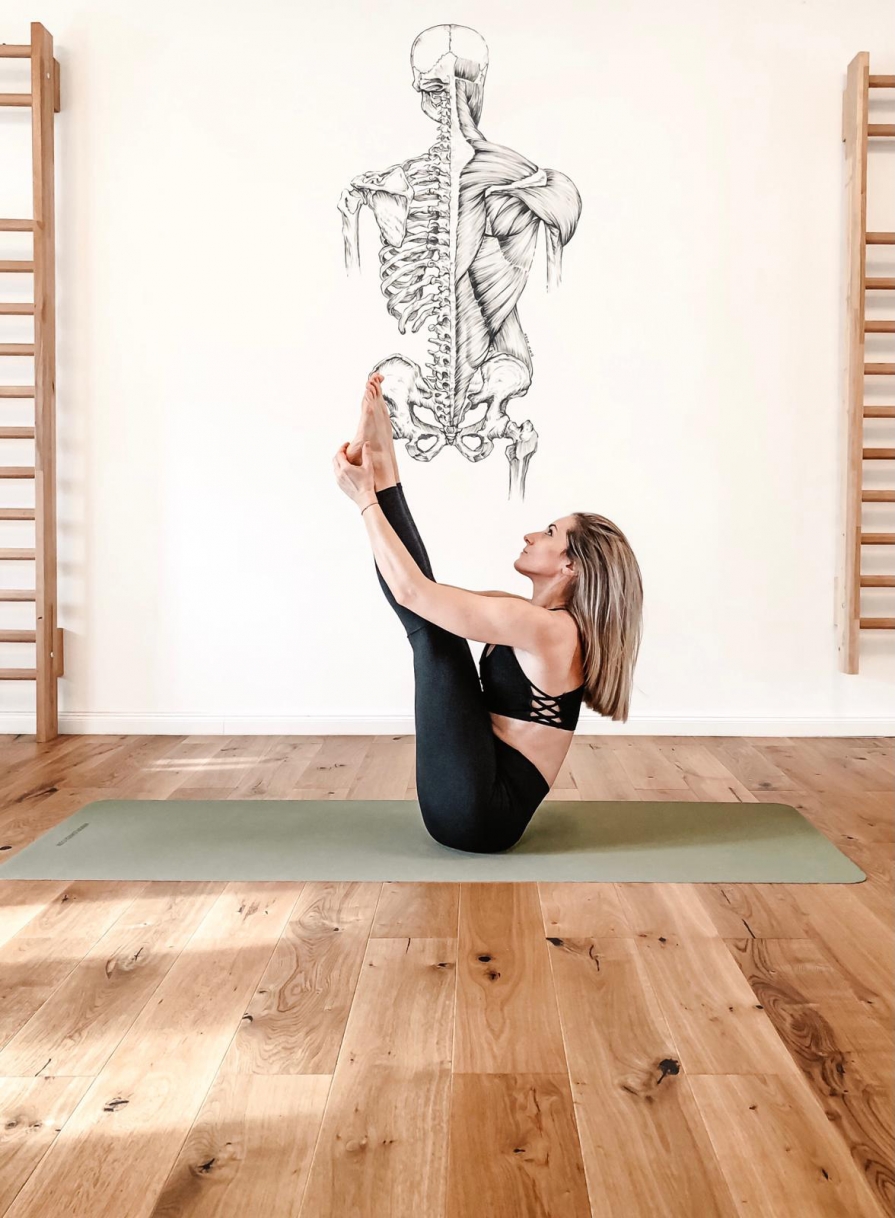  Iulia-Ciangă-instructor-yoga