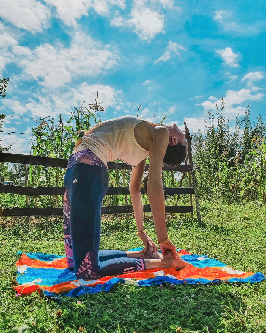 Flavia-Turcu-instructor-yoga