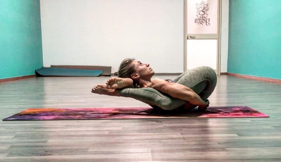 tiziana-Yoganidrasana