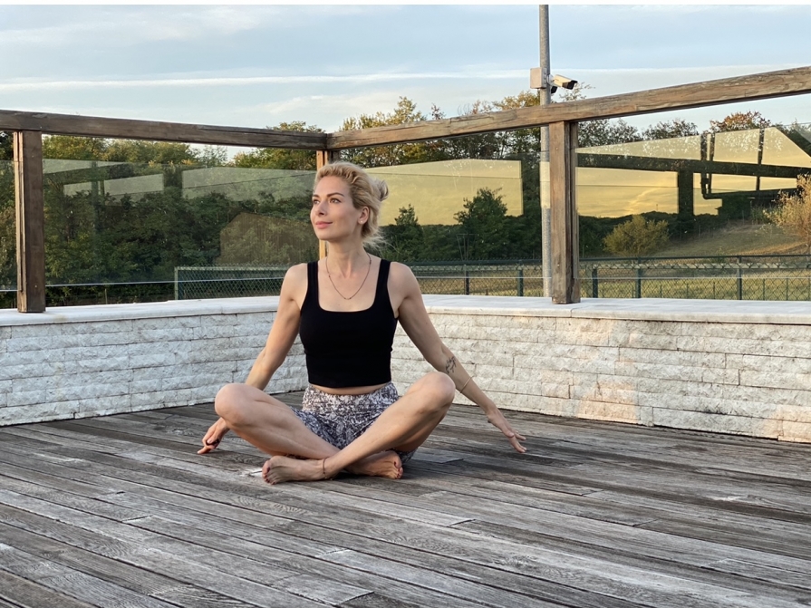 Dana-Cristina-Pasol-yoga
