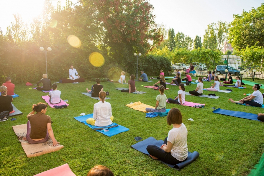 Școala-Hatha-Yoga-SEVA