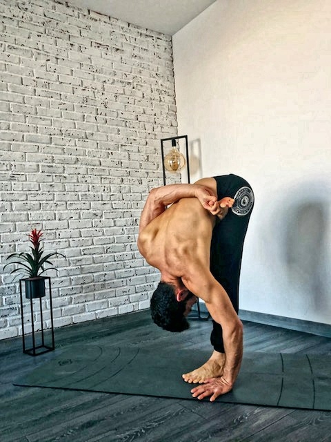Horia-Teodor-Costan-instructor-yoga