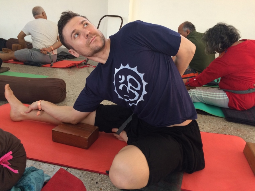 Alex-Filimon-instructor-yoga