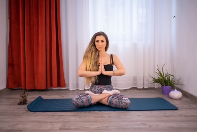 Adriana-Ilea-Instructor-Yoga