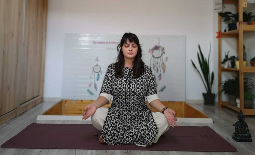 Melania-Strâmbeanu-instructor-yoga