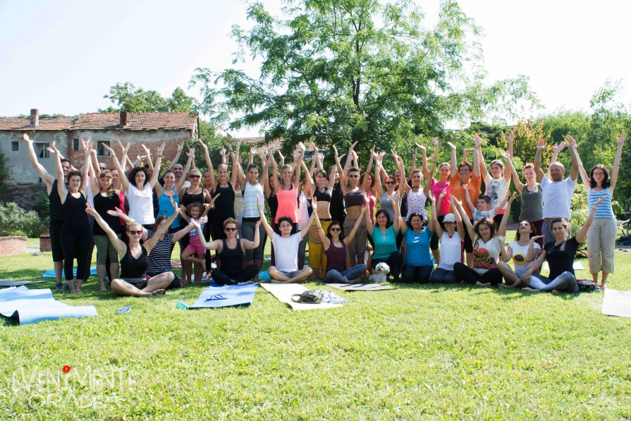 Renata-Coznici-yoga-grup