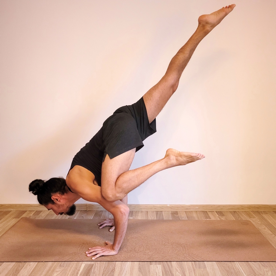 alexandru-dragan-acro-yoga