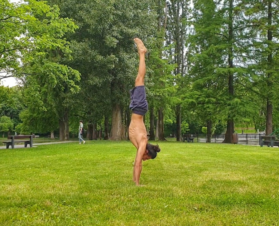 alexandru-dragan-acro-yoga