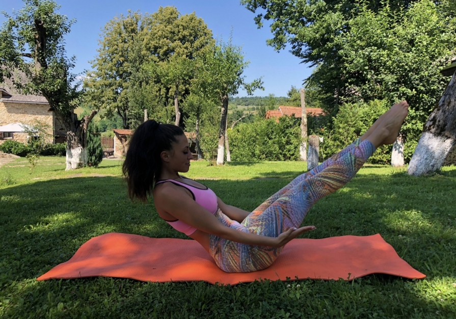 Iohana-Borșan-instructor-yoga