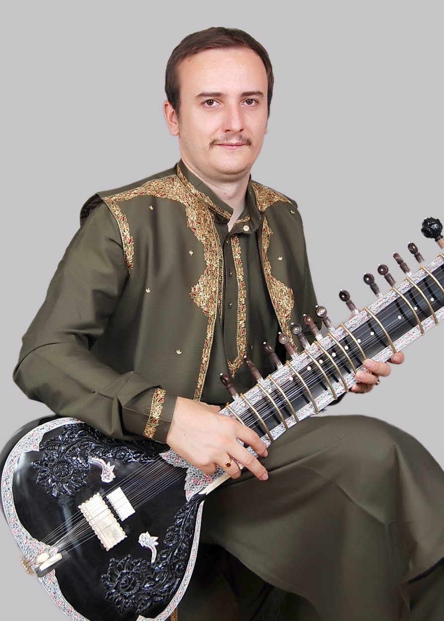 Victor-Mihai-Beliciu-sitar
