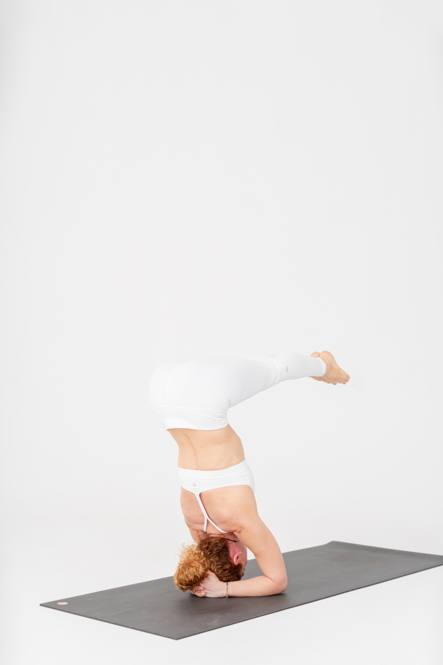 Andreea-Aradits-instructor-yoga