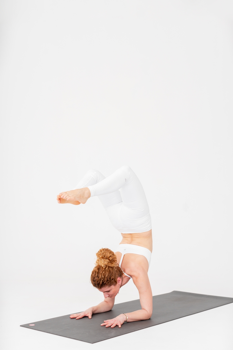 Andreea-Aradits-instructor-yoga