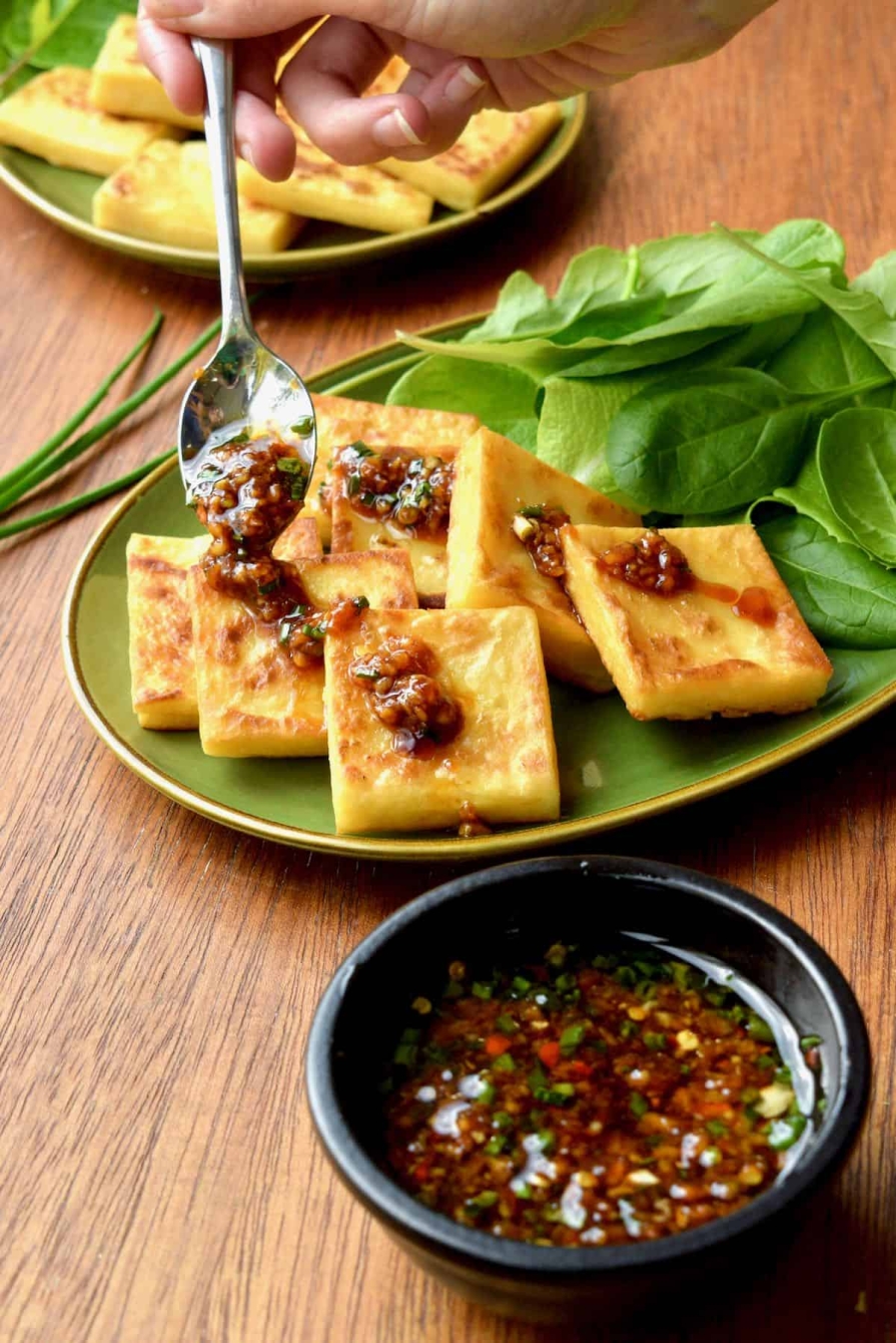 Tofu Birmez-sos de usturoi-ghimbir-ardei iute