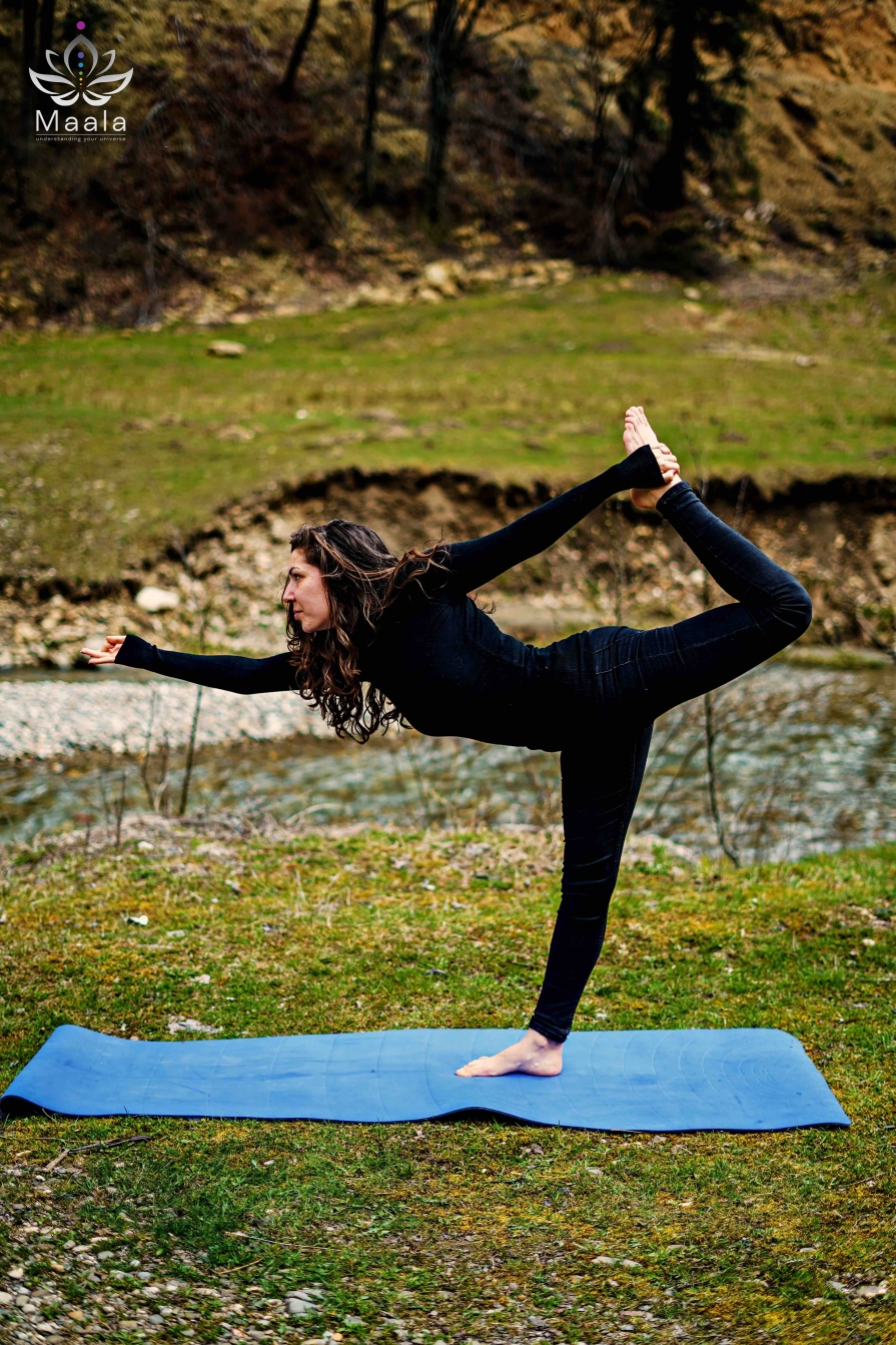 Mădălina-Stoian-instructor-yoga