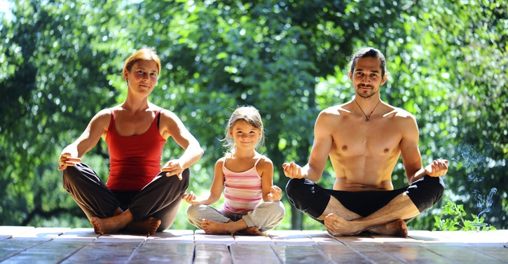 4 Motive pentru care copilul tău ar trebui să practice yoga 4 Motive pentru care copilul tău ar trebui să practice yoga