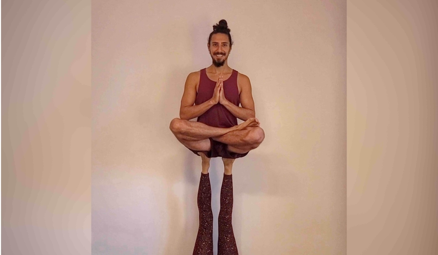 Alexandru Drăgan: „Pentru mine Yoga reprezintă deschidere, claritate si echilibru.” alexandru-dragan-acro-yoga