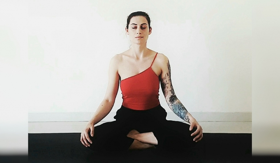 Anamaria Văduva: „Yoga înseamnă meditație.” Anamaria-Văduva-instructor-yoga