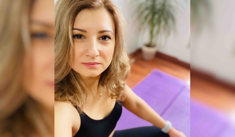 Andrada Radivoiu: „Din punctul meu de vedere nu există yoga “sportiva”.” Andrada-Radivoiu-instructor-yoga