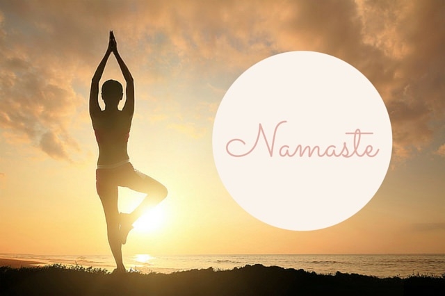 Consumerismul în industria yoga - Partea II femeie-asana-namaste