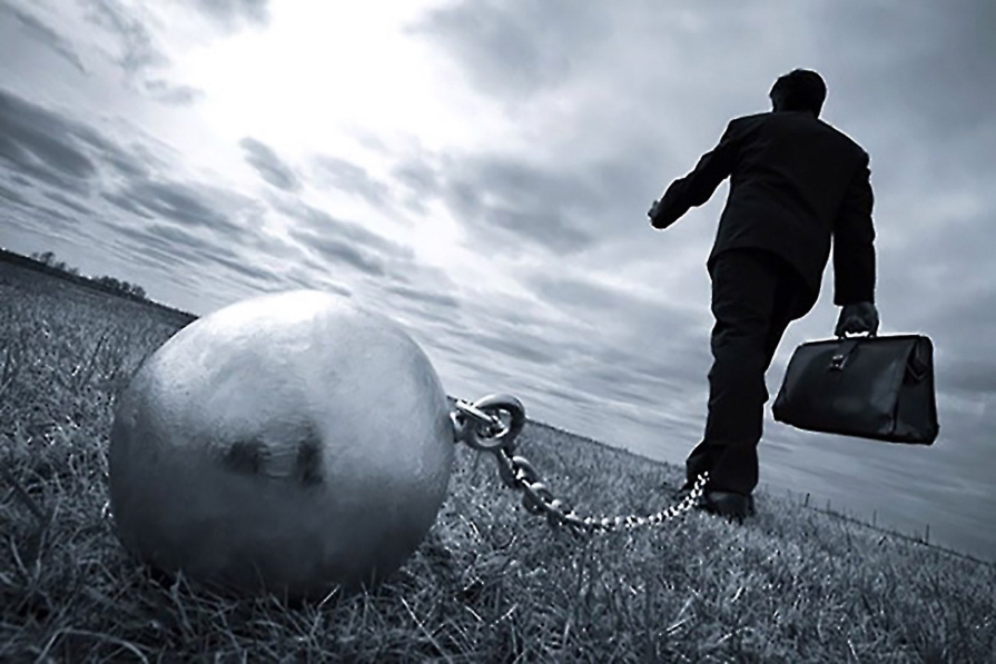 Cum să îți întărești voința și puterea interioară om-vointa-lant-piatra