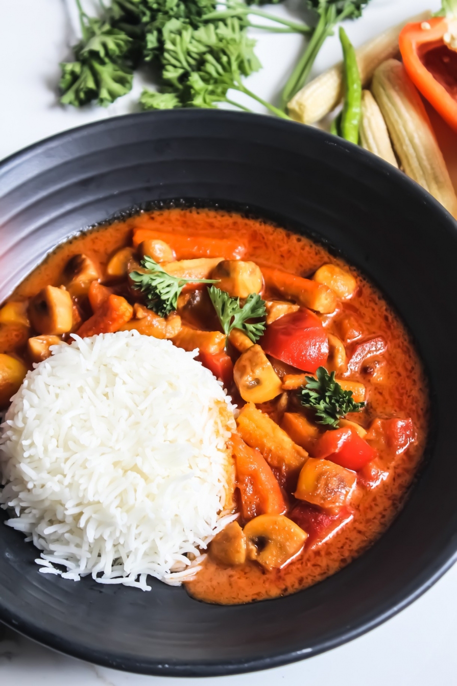 orez-legume-curry Curry roșu thailandez cu legume