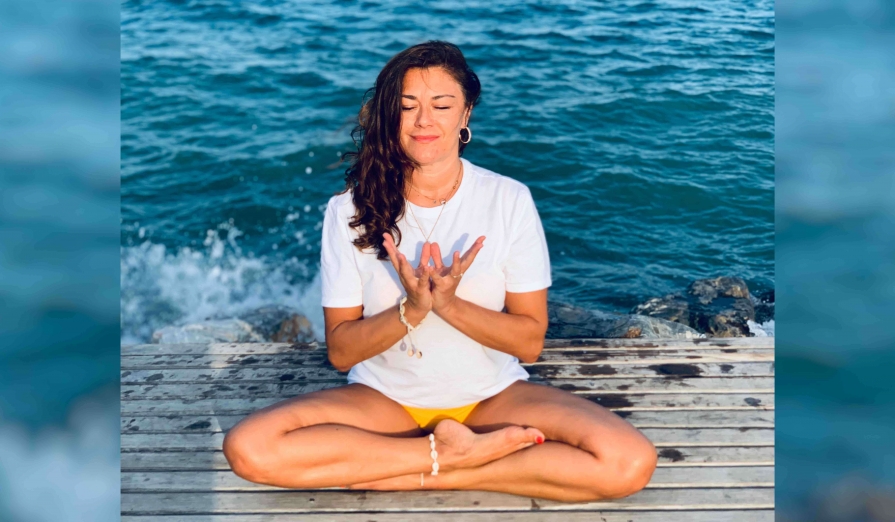 Delia Robescu: „Yoga m-a eliberat de iluzii și m-a adus în adevăr.” Delia-Robescu-lotus