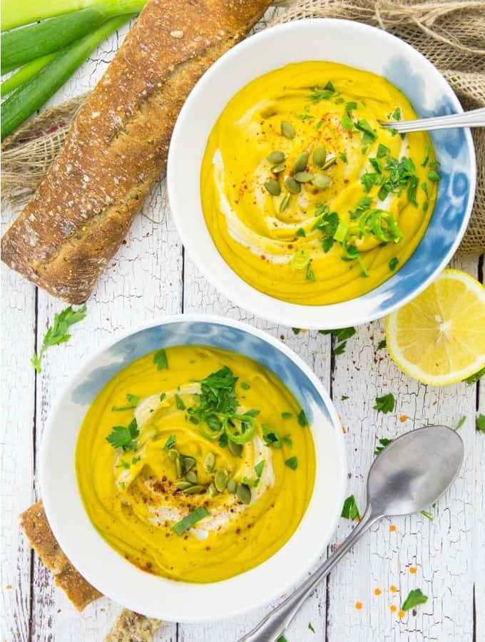 Fasole Mung cu cocos și coriandru castron-supa