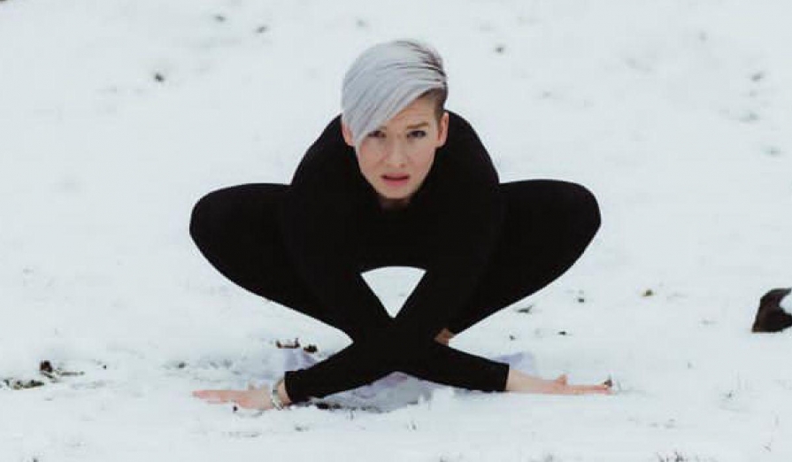 Gabi Chirilă: „o să învăț despre yoga până în momentul în care îmi voi da ultima respirație.” Gabi-Chirilă-instructor-yoga