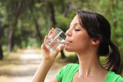 Intelepciune ayurvedica: hidratarea pe timp de vara Intelepciune ayurvedica: hidratarea pe timp de vara