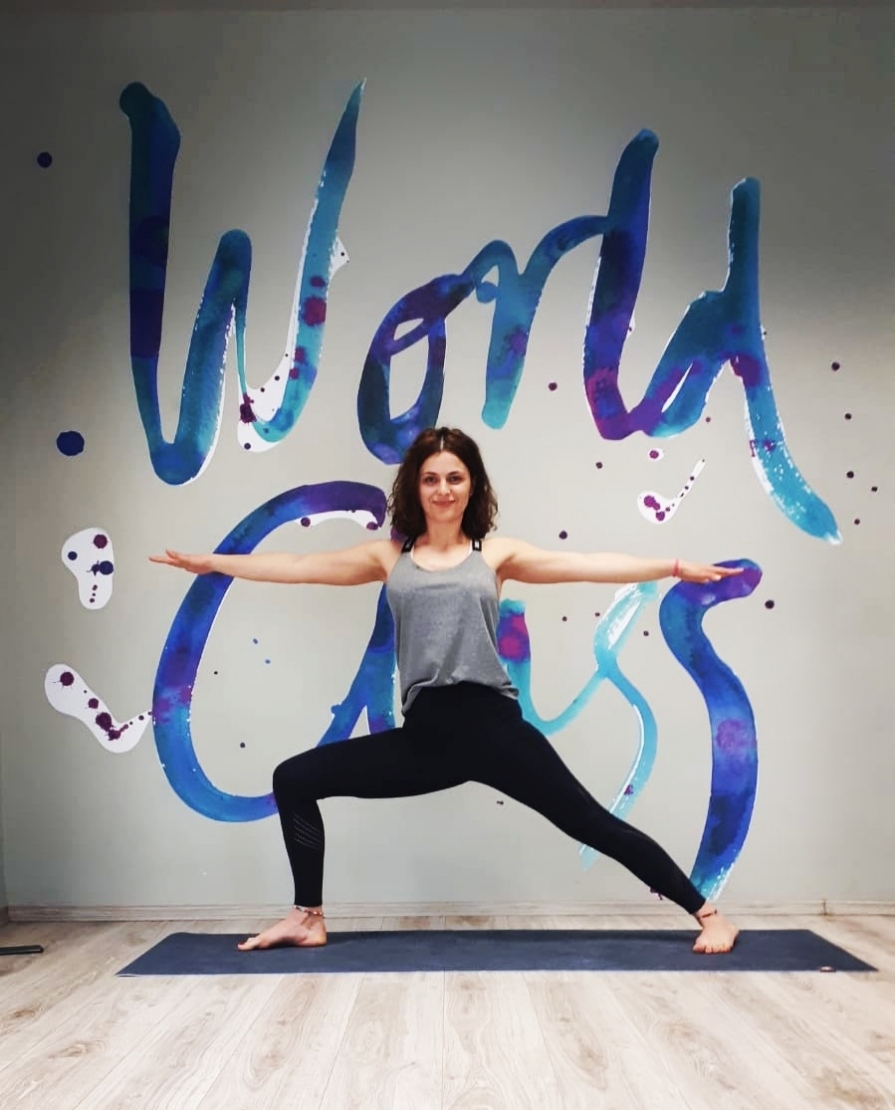 Interviu Andreea Stoleru Goria: “Yoga m-a ajutat sa-mi regasesc echilibrul interior” Interviu Andreea Stoleru Goria: “Yoga m-a ajutat sa-mi regasesc echilibrul interior”