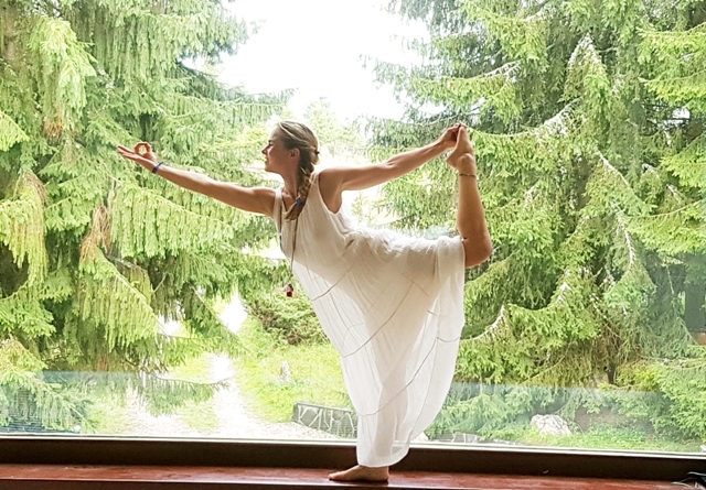 Interviu Andreea Tomuleasa: “Yoga este ca un drog fara efecte adverse” Interviu Andreea Tomuleasa: “Yoga este ca un drog fara efecte adverse”