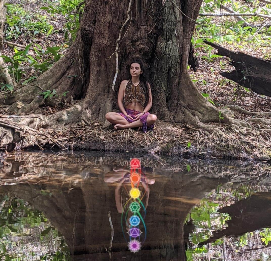 Interviu Mădă Chirea: „Yoga este cel mai frumos cadou pe care mi l-am făcut” femeie-copac-yoga