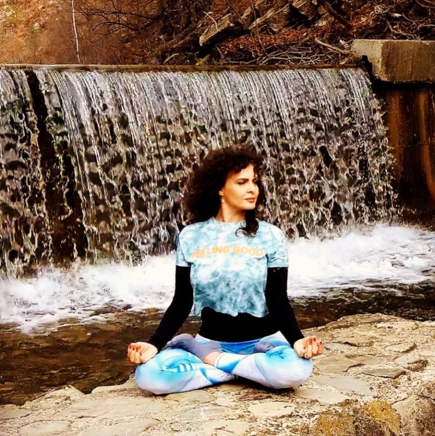 Interviu Stefania Frigioiu: “Yoga reprezinta sansa la o viata implinita” Interviu Stefania Frigioiu: “Yoga reprezinta sansa la o viata implinita”