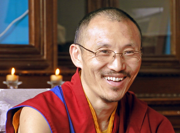 Interviu Tenpa Yungdrung Rinpoche: “Natura de Buddha exista in interiorul tuturor oamenilor, tuturor fiintelor vii, inclusiv al animalelor” Interviu Tenpa Yungdrung Rinpoche: “Natura de Buddha exista in interiorul tuturor oamenilor, tuturor fiintelor vii, inclusiv al animalelor”