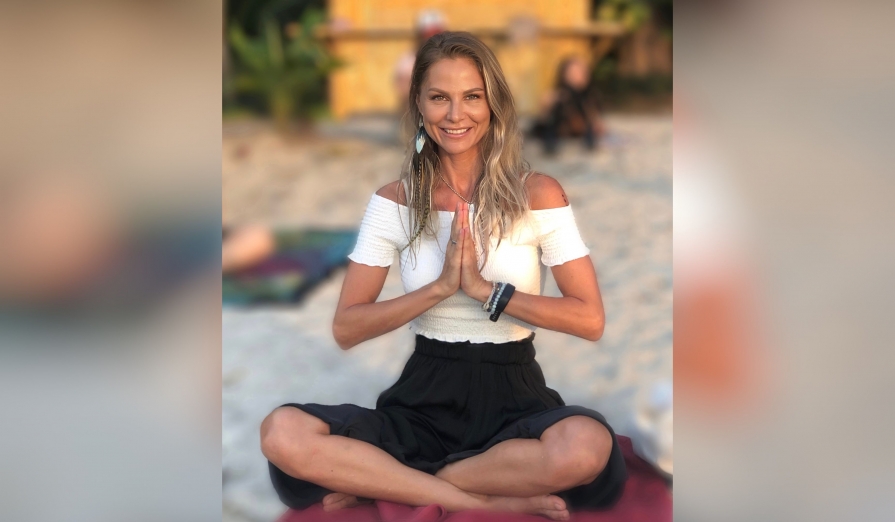 Jani Costache: „Dacă îi acorzi suficient timp și încredere, Yoga te transformă.” jani-costache-yoga