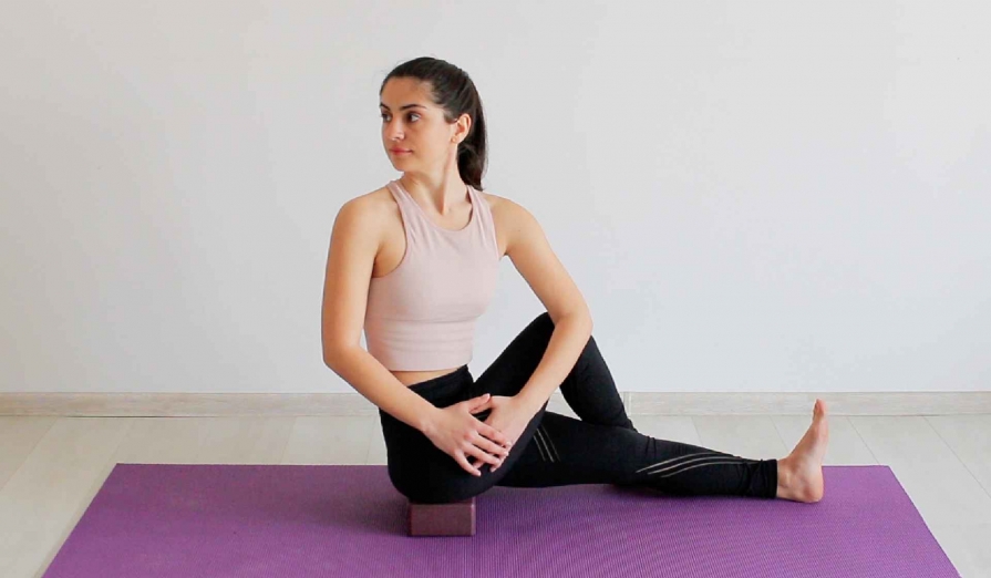 Loredana-Iamandi-instructor-yoga