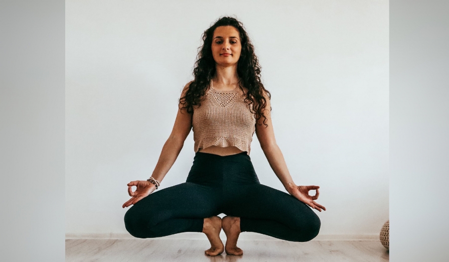 Luiza Voronca: „Practica mea zilnică m-a ajutat să îmi schimb percepția asupra vieții.” Luiza-Voronca-instructor-yoga