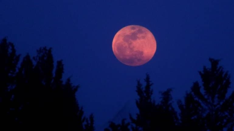 Lună plină și eclipsă totală de lună în Săgetător luna-plina-eclipsa