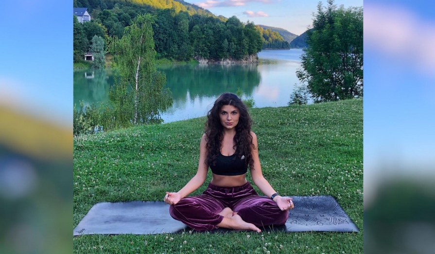Mădălina Antonescu: „YOGA reprezintă pentru mine un drum al cunoașterii.” Mădălina-Antonescu-instructor-yoga