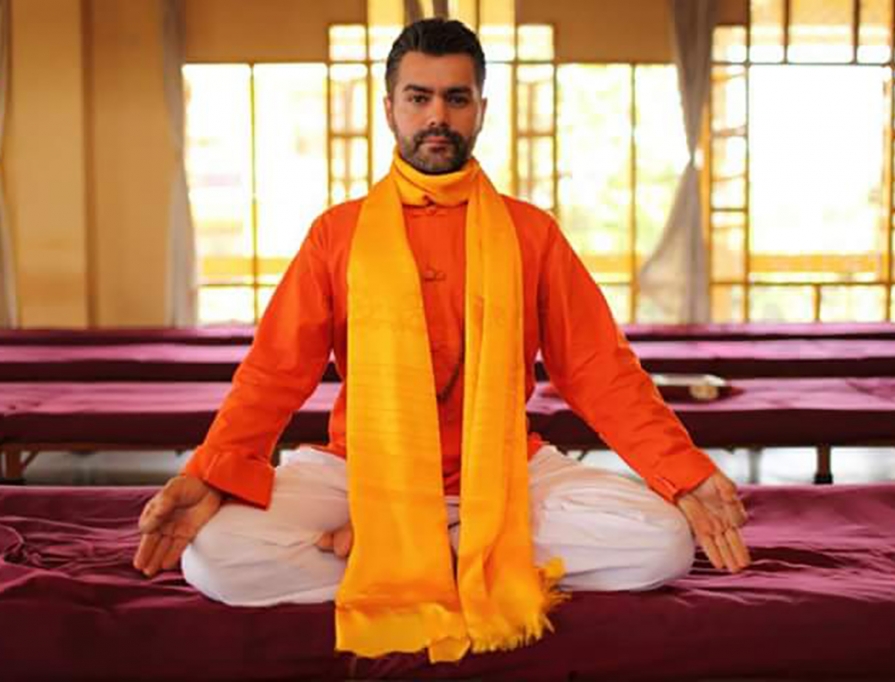 Marius Vornicescu: „Yoga nu este în afara mea și nu este doar un curs la care mă simt bine” marius vornicescu-asana-yoga