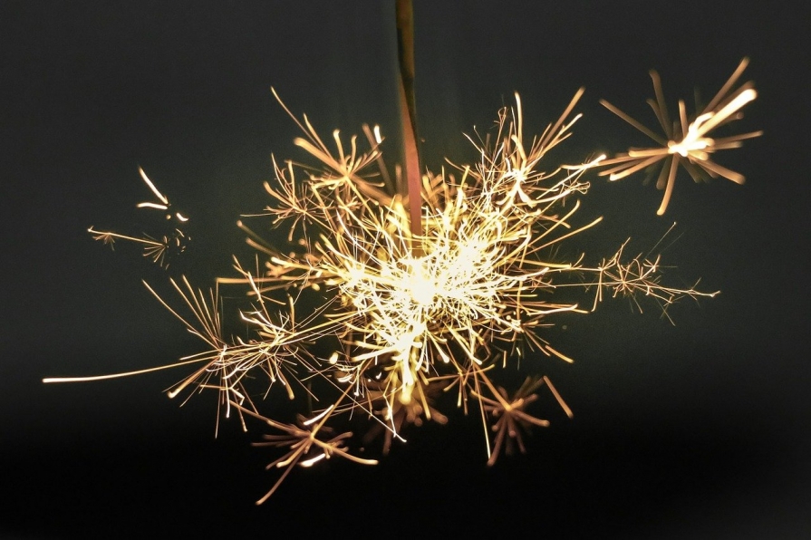 Meniu festiv de Revelion artificii-festive