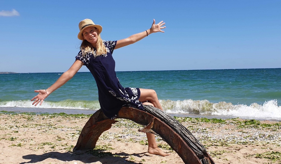 Oana Dan: „Practica yoga mă face mai veselă și mai echilibrată.” oana-dan-mare