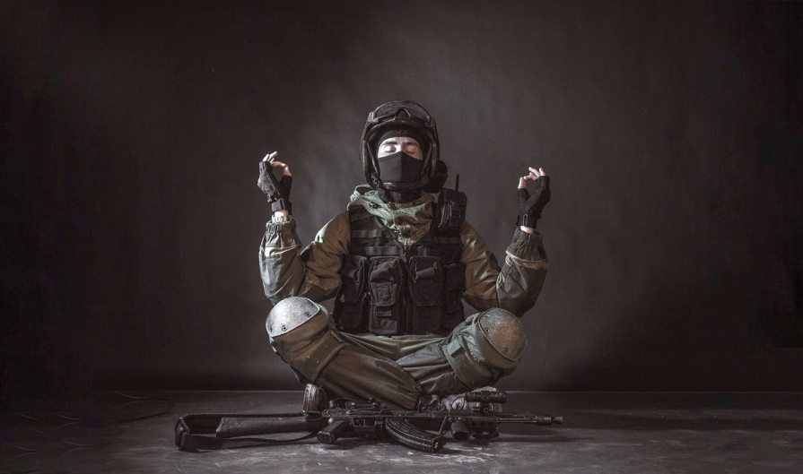 Politica Divină militar-yoga