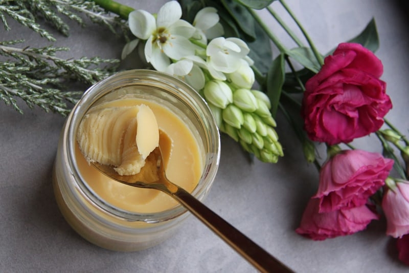 Recomandari ayurveda pentru tratarea arsurilor accidentale ayurveda-unt-flori