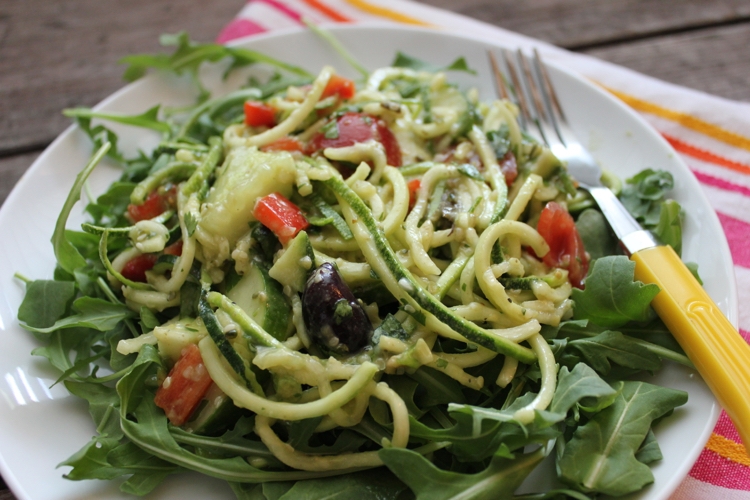 Reteta: Salata de avocado cu paste, gustoasa si satioasa Reteta: Salata de avocado cu paste, gustoasa si satioasa