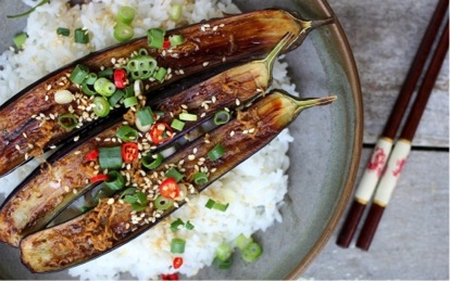 Reteta vegana: Vanata la gratar, pe pat de orez