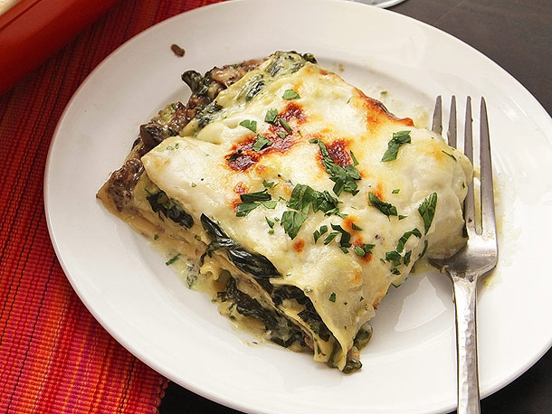 Reteta vegetariana de lasagna bogata in fier Reteta vegetariana de lasagna bogata in fier