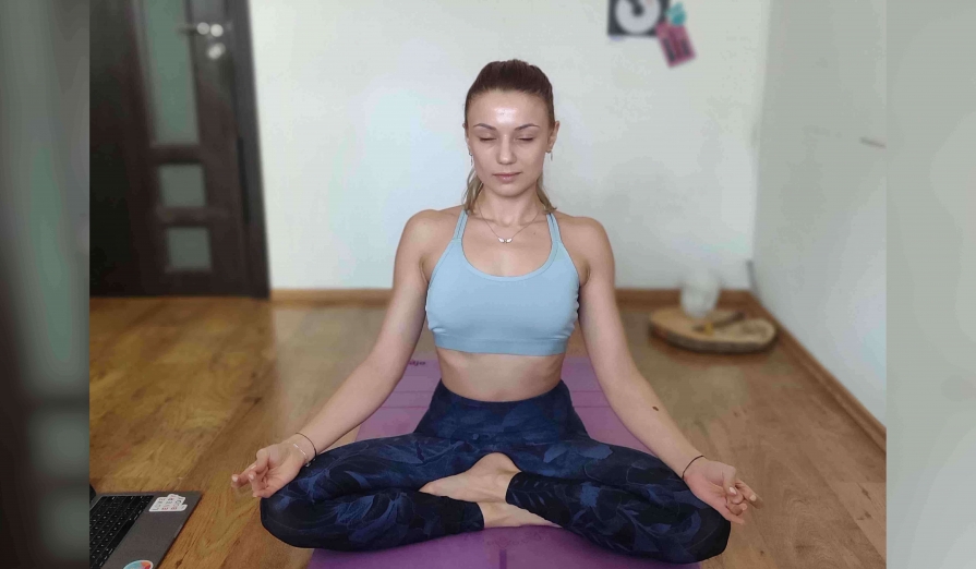 Roxana Maria Rusu: „Yoga m-a adus “acasă” în corpul și emoțiile mele.” Roxana Maria Rusu