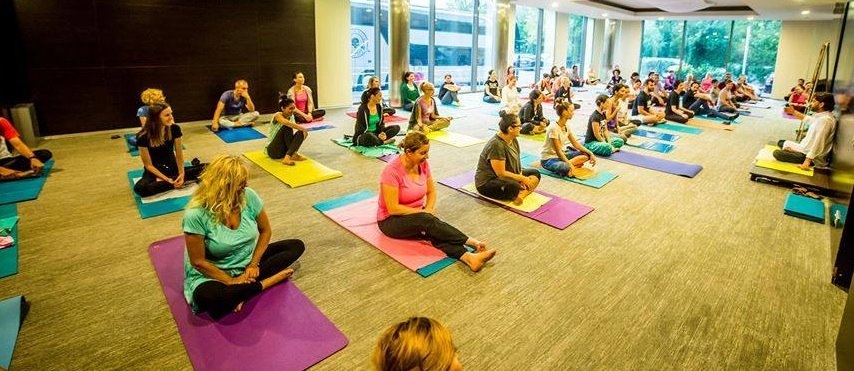 Scoala Hatha Yoga Seva – 10 ani de existenta Hari Om Tat Sat Şcoala Hatha Yoga Seva – 10 ani de existenţă Hari Om Tat Sat