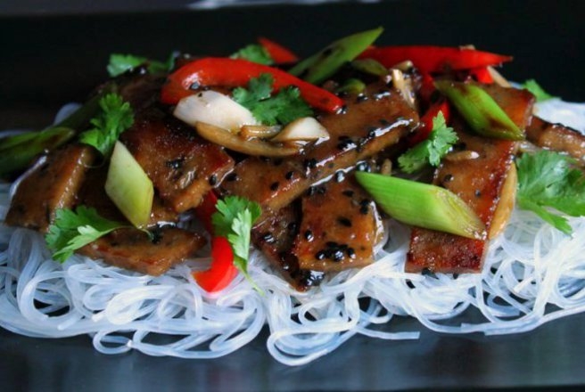 seitan in stil asiatic Seitan-paste de orez